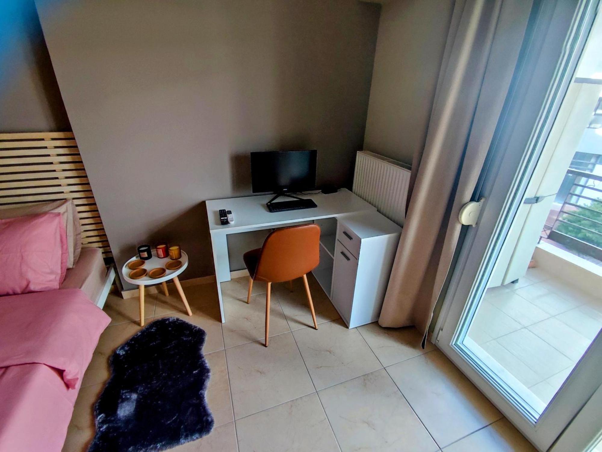 Cozy Apt! Friends & Family - Private Paid Parking Tessalónica Exterior foto